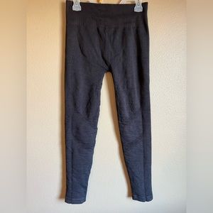 Nikibiki textured seamless leggings (Onesize)